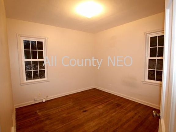 4th image of 1544 Seminola Ave