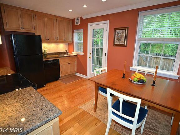 2nd image of 2823 S Abingdon St #B