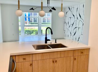 835 18th St APT 411, Vero Beach, FL 32960