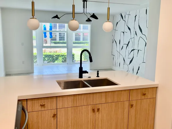 835 18th St APT 411, Vero Beach, FL 32960
