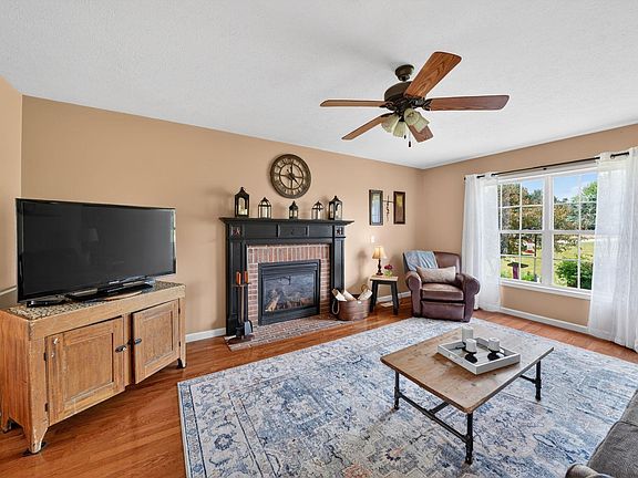 4th image of 3434 Olive Rd