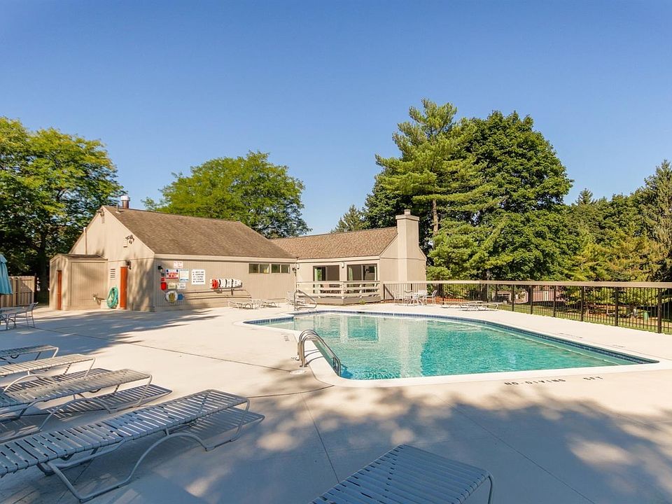 2nd image of 2144 Spruceway Ln