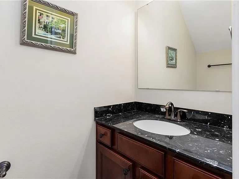 153 Tysonridge Ct — Photo 5