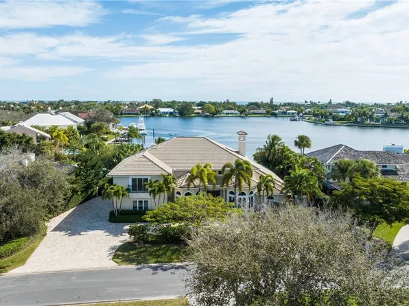 237 Spinnaker Dr, Vero Beach, FL 32963