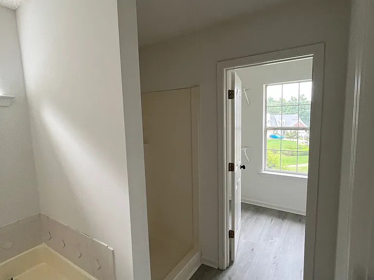 438 Gresham Dr — Photo 16