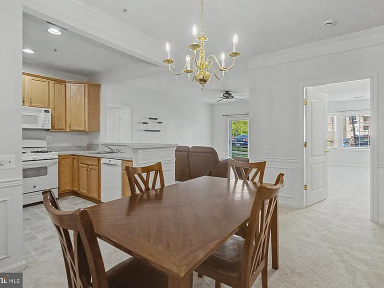 407 Aggies Cir #4-D — Photo 11