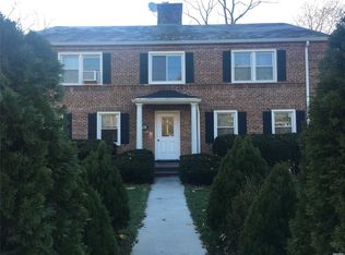49-26 Douglaston Pkwy #2R, Little Neck, NY 11362