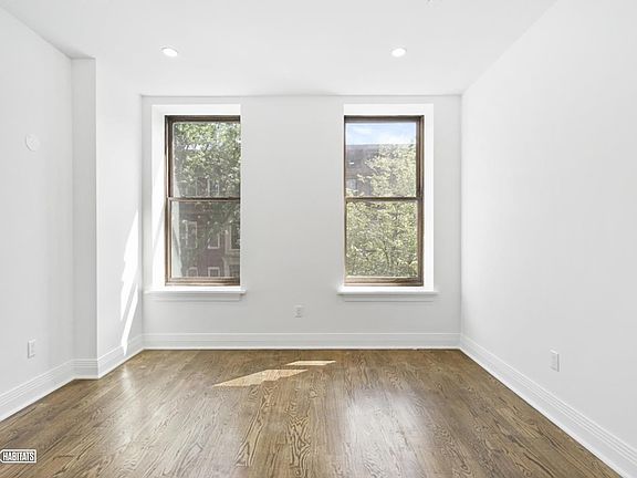 5th image of 263 W 132nd St