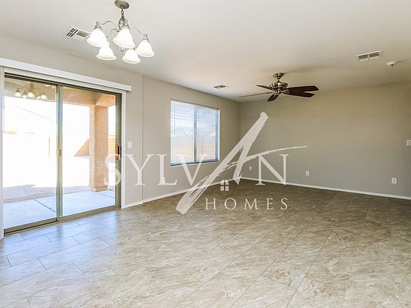 5th image of 4632 W Juniper Ave