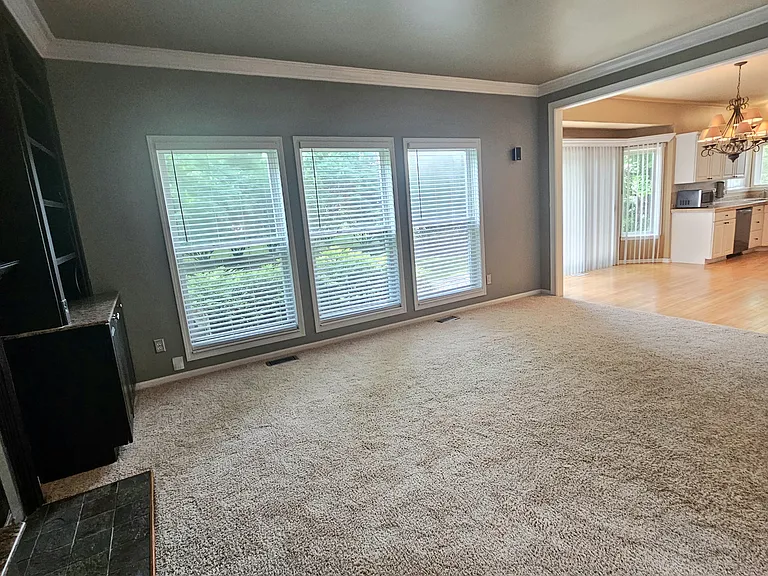 29221 Fieldstone — Photo 10