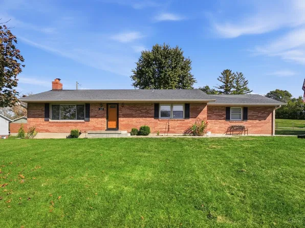 202 Columbus Dr S, Hamilton, OH 45013
