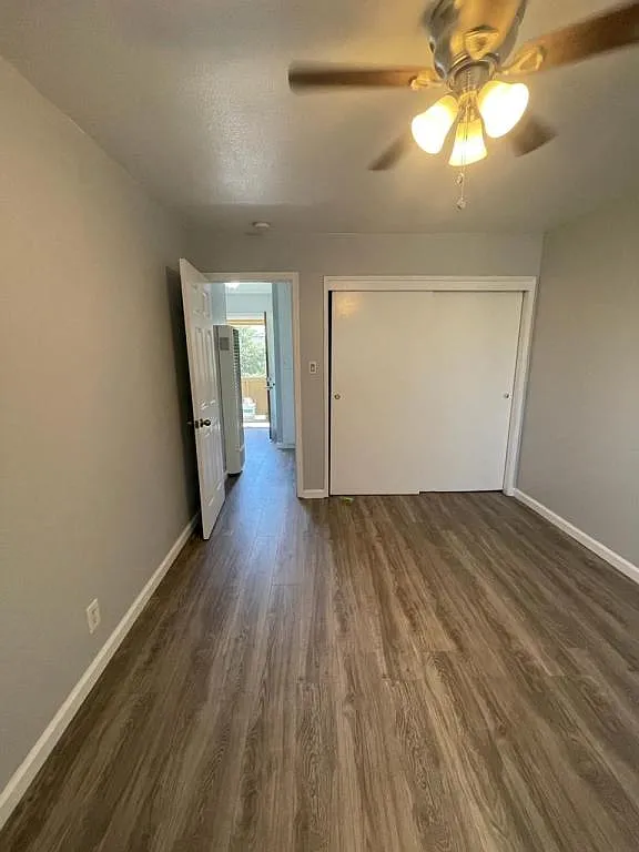 Golden Tee Apartments — Photo 2