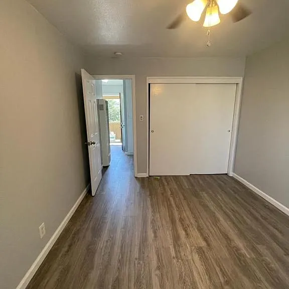 Golden Tee Apartments — Photo 2