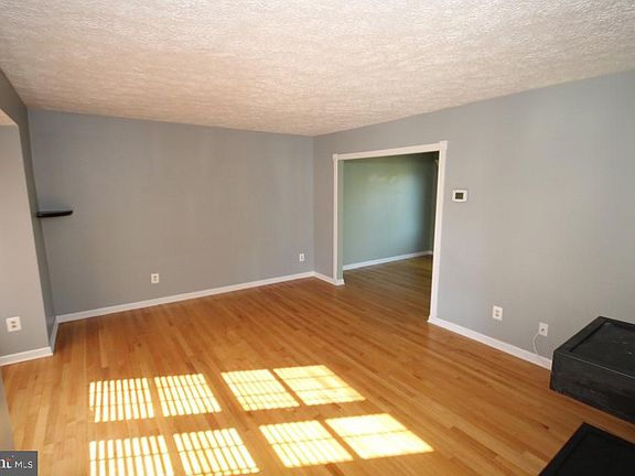 4th image of 1207 Ashmead Sq