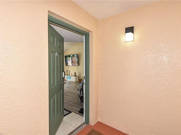 3rd image of 1275 Wildwood Lakes BLVD #303