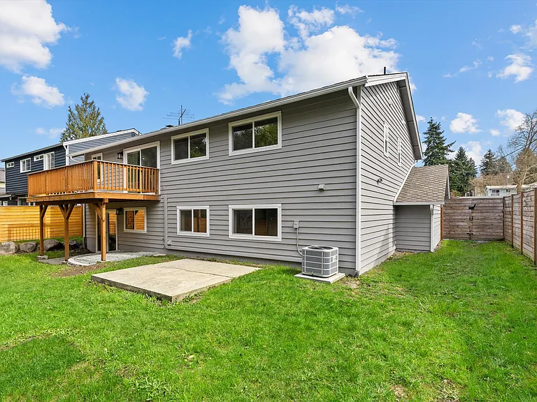 7407 25th Ave NE — Photo 30