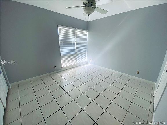 4th image of 1373 Seaview Dr