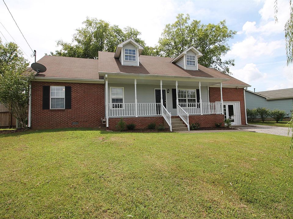 1st image of 811 Clearspring Ct