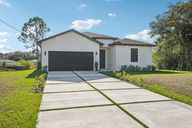 Acorn Cir-S2011-001.jpg