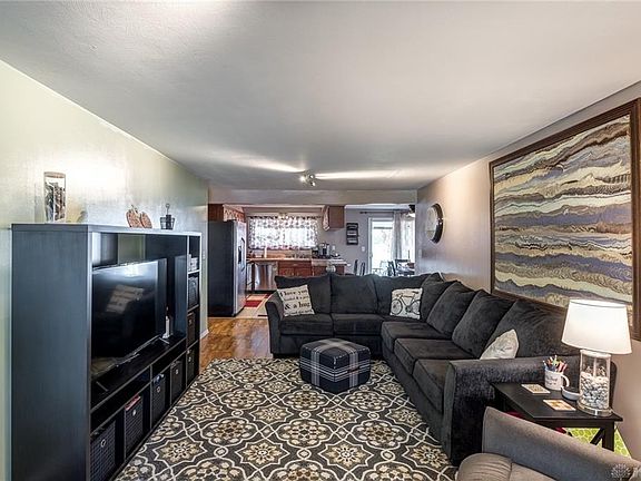 4th image of 7361 Charnwood Dr
