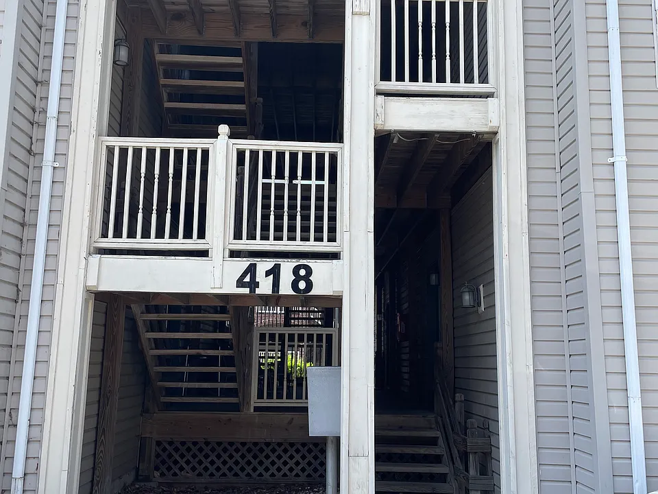 418 Delaware Ave #108