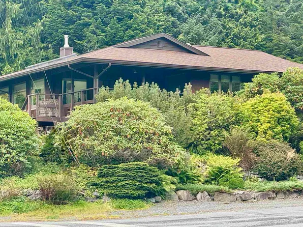 301 Charteris St, Sitka, AK 99835