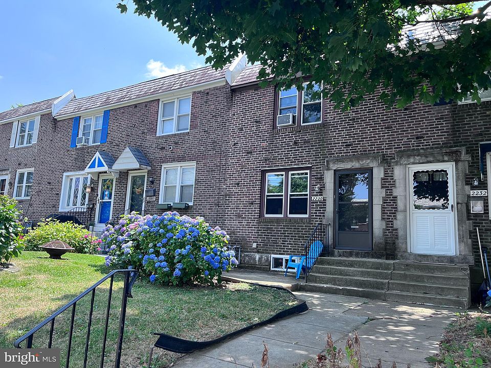 2nd image of 2230 S Harwood Ave