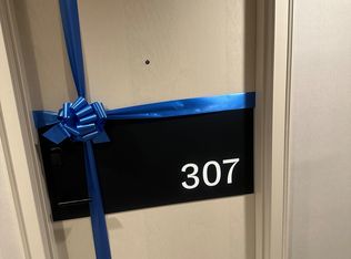 3250 Carding Mill Trl #307, Oakville, ON L6M 0Z5