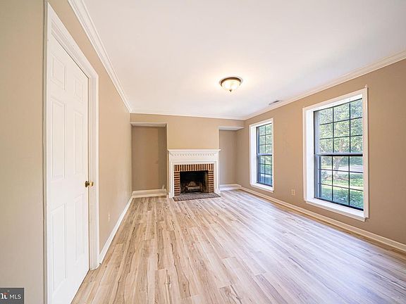 5th image of 1404 Weatherstone Dr