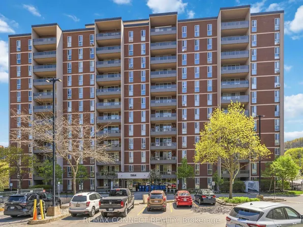 1964 Main St W #904, Hamilton, ON L8S 1J5