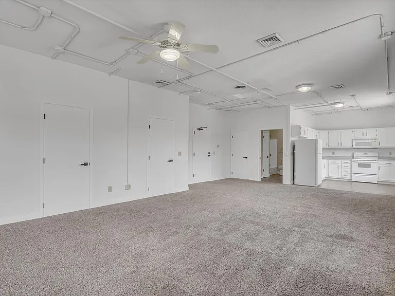 400 N Main St #403 — Photo 5