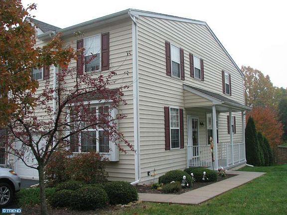 2nd image of 255 Yorktown Ct