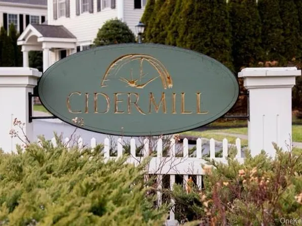 7 Cider Mill Cir, Armonk, NY 10504