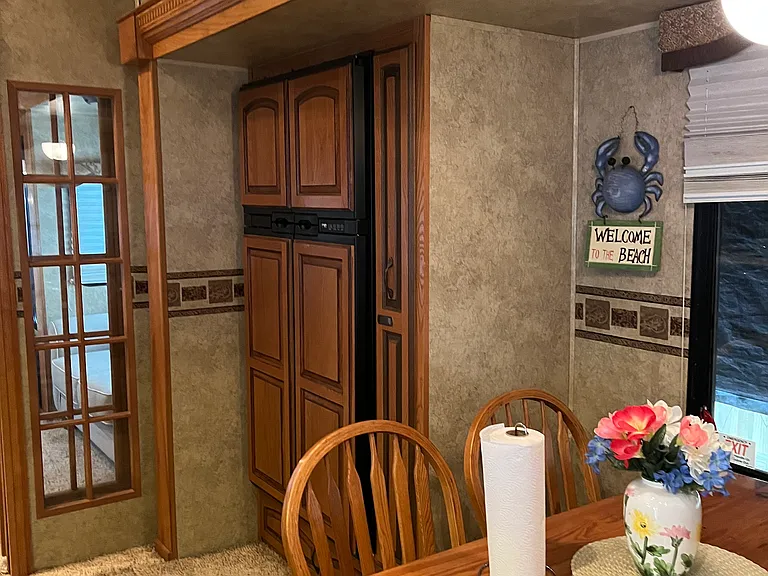 111 Kenwood Ave — Photo 15