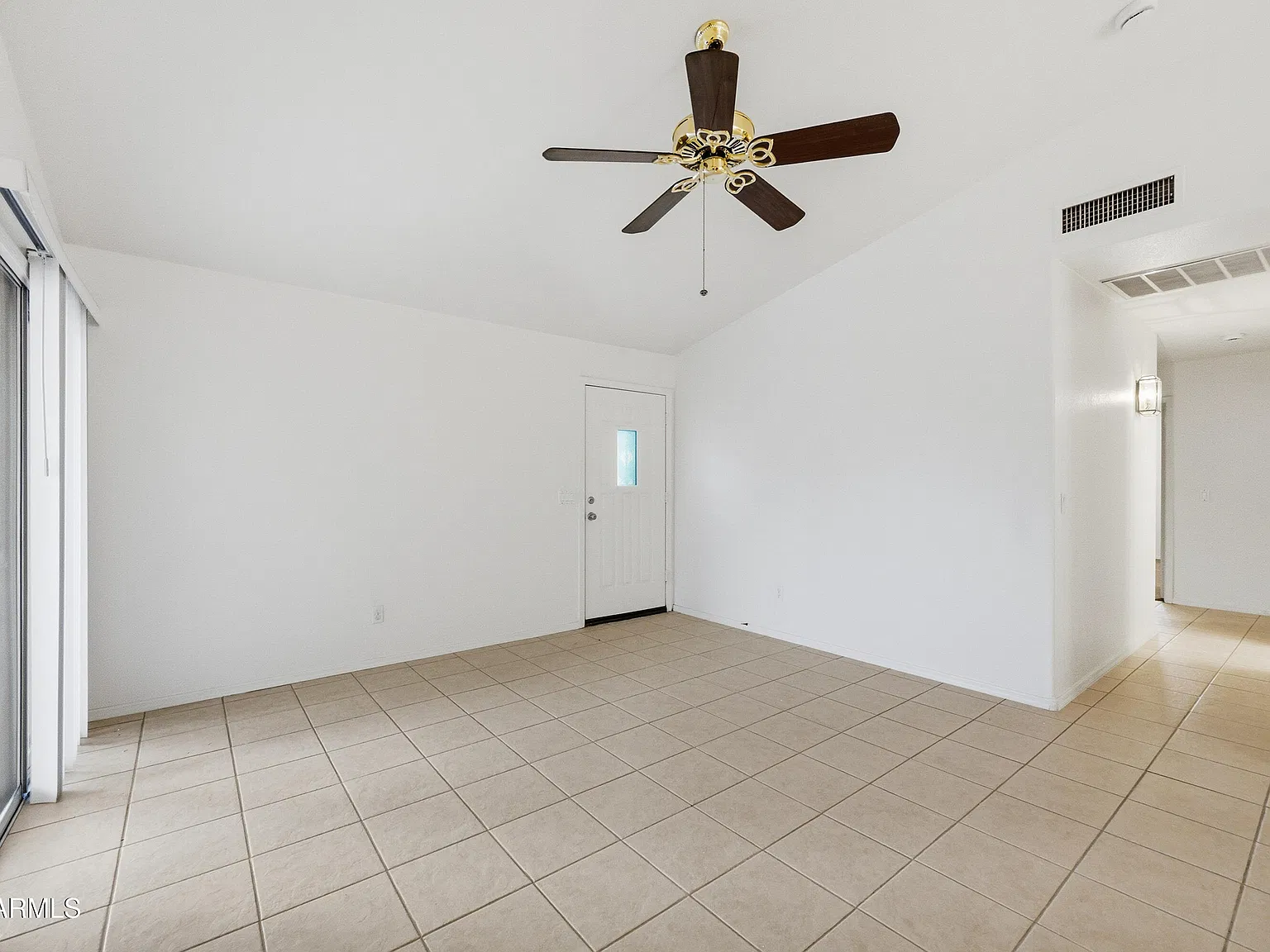 3 bed, 2.0 bath, 1283 sqft, $1,995 — Photo 4