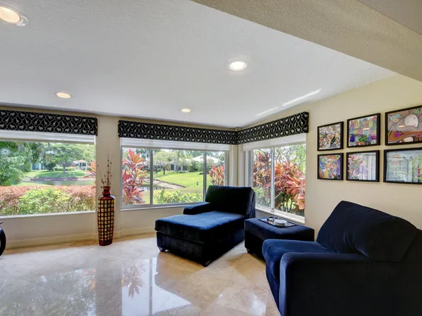 17 Estate Drive, Boynton Beach, FL 33436
