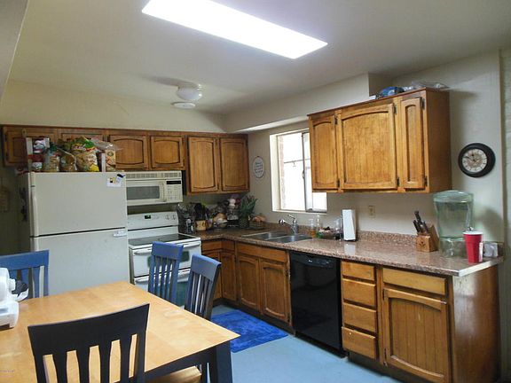 2nd image of 1307 W Thurber Pl