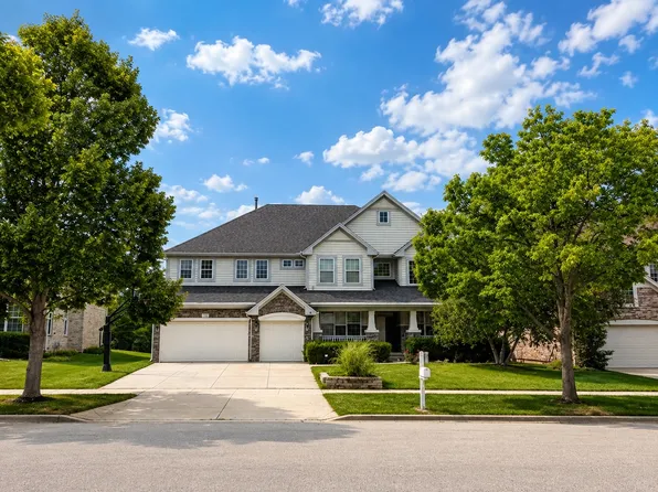 1700 Saint Andrew Dr, Vernon Hills, IL 60061