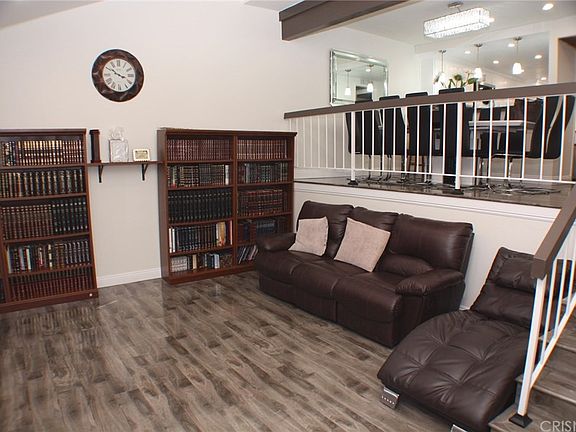 5th image of 18407 Collins St Unit B