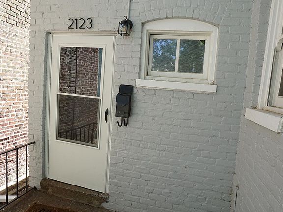 4th image of 2123 Grove Ave
