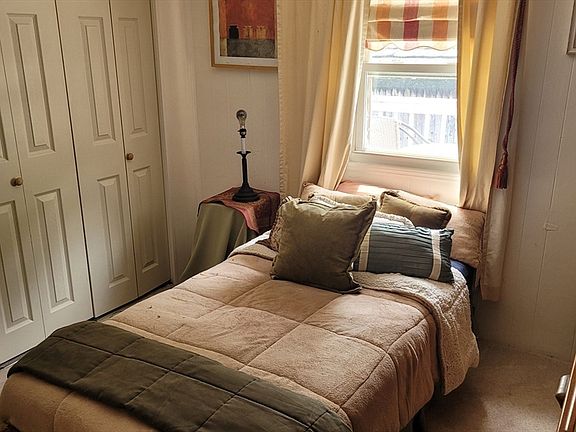 4th image of 286 Newbury St Lot 105