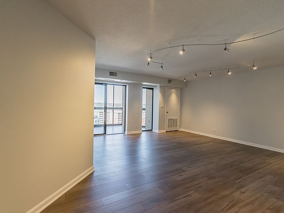 2nd image of 900 N Stafford St APT 1511