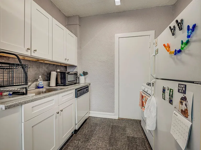 Heights Apartments on Overlook — Photo 2