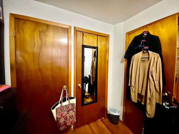 4th image of 134 W 70th St APT 3