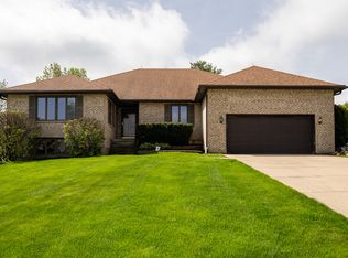 321 Bryce Ct, Bartlett, IL