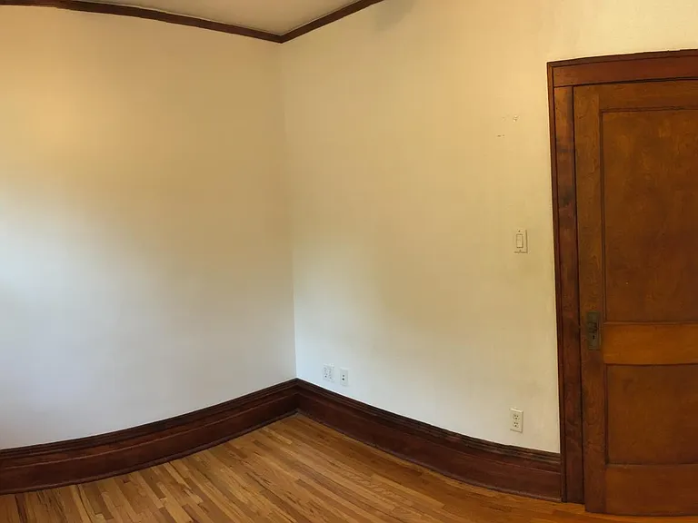 707 W 44th St #2 — Photo 16