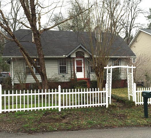 1st image of 109 N Seminole Dr