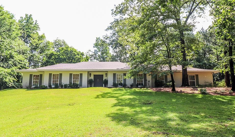 1st image of 2598 Harris Dr