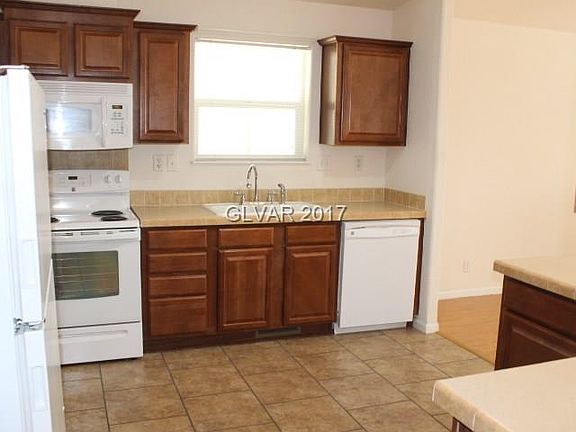 4th image of 801 Montecito Dr