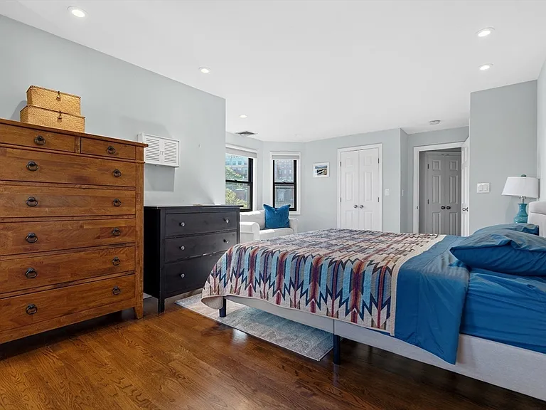 98 Chandler St #4 — Photo 12